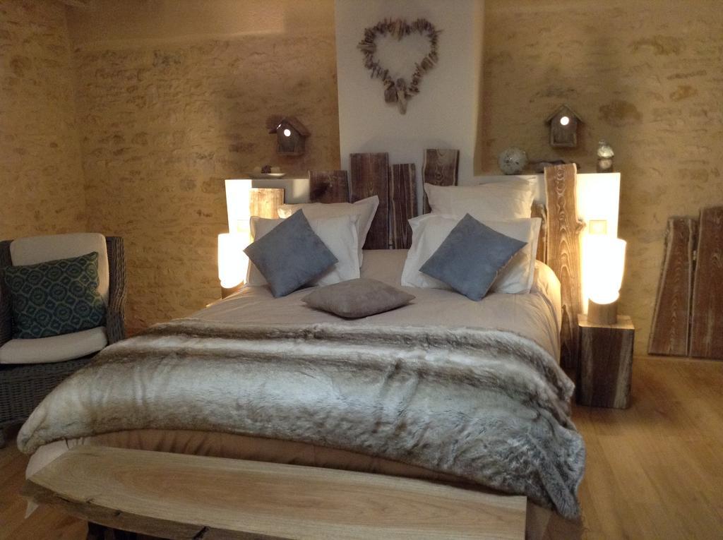 Le Clos Des Songes Saint-Leon-sur-Vezere Esterno foto
